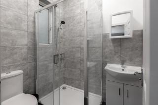 The Regency | Seafront Lux Apartments! - 3