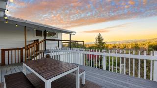 Modern Sonoma Stay w Spacious Deck Views Prime Location Bennett - 7