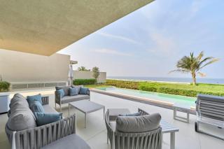 Luxury Seafront 4BR and Maids Villa Al Zorah - 3