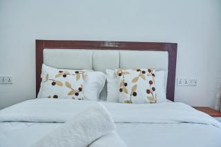 Elegant Pinecrest 1BR with Pool Sauna & City Views Kilimani - 5