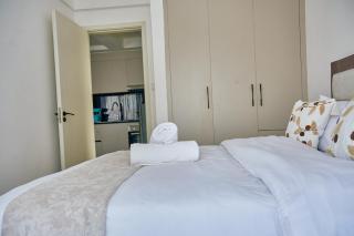 Elegant Pinecrest 1BR with Pool Sauna & City Views Kilimani - 3