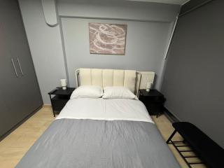 Elegant Escapes 8 - Athènes - 1