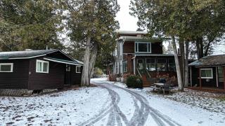 Spacious 3-Bedroom Main House in Bobcaygeon #12 - 9