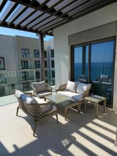 4 Bedroom Suite Building-Wide Balcony Fujairah - 3