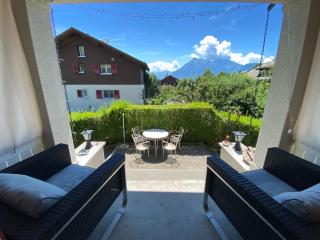 Lake and Mountain View Villa with Whirlpool and Free Parking in Huenibach - Thun - 1