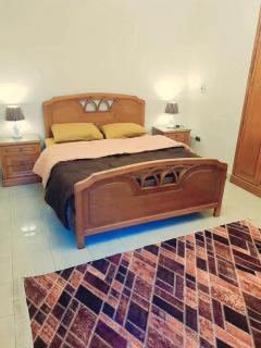 Ground floor Furnished Apartment with private Garden in Sheikh Zayed - 4