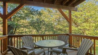 Alpine Retreat w Private Deck Views Outdoor Dining Alpen Drive by AvantStay - 8