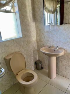 2 bedroomed apartment with en-suite and kitchenette - 2064 - 5