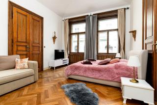 Royal Center Palace - 8