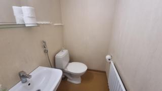 Spacious 4 Bedroom rowhouse - 9