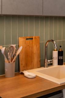 Chic & Stylish 6th Floor Penthouse - 5