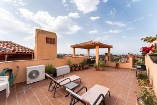 Sea View Penthouse in La Reserva de Marbella - 2