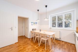 Alpine Zeitgeist Apartment - by myNests - 3