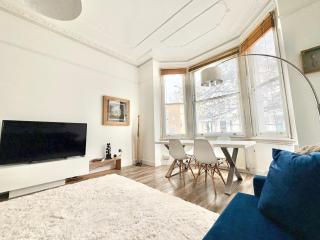 Cosy flat in front of Earls Court station - Londra - 5