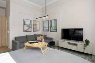 Jasne Studia Very Berry w Centrum Poznania by Noclegi Renters - 4