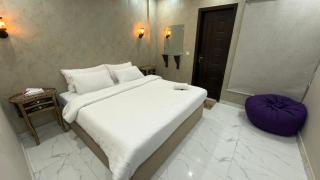 Three bedroom Entire Luxury Apartment Near Airport - 1