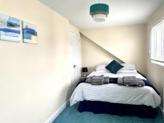 Sunny 3 bedroom house near a stunning beach - 1