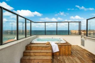 Pool & Jacuzzi Seaview Penthouse by Lime Luxe - 8