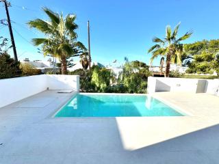 Aliki Beach House - 3