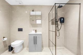 Finchley Penthouse Sleeps 8 Free Parking LDN - 7