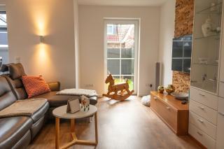 Haus Friesenkuss mit Hund - 9