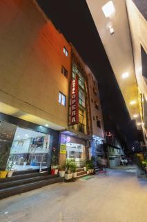 Hotel Opera Delhi Airport - 3