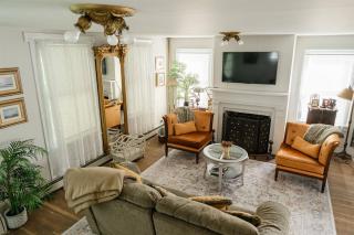 Historic Home near Stony Brook Village & Beach - 4