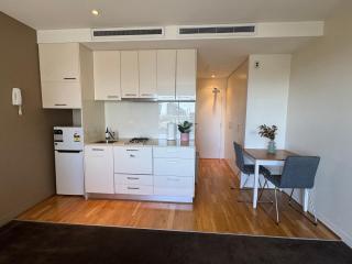 Cityview & Dockland waterview Comfort Studio, walk to Southern Cross and has Gym - 5
