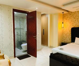 Furnished 2 Bedroom Apartment in DHA Lahore - Lahore - 9