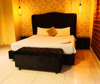 Furnished 2 Bedroom Apartment in DHA Lahore - Lahore - 6