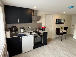 River Studio - Sleeps 2 & Pets Ok - 0