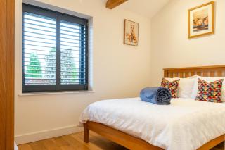 Beautiful 2 Bedroom Barn in Cerney Wick - 2