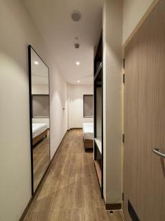 Round D Clock, IGI Airport - 2