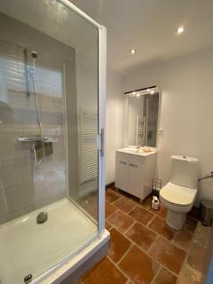 Dépendance privée, salle de bain et chambre privative - 5