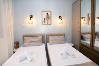 Sunrise Suite Olympiada - Luxury Beachfront Escape - 9