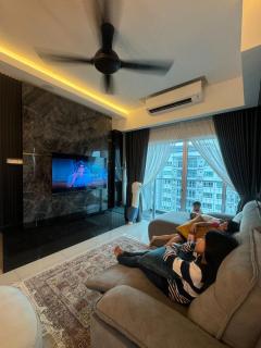 Ayazuki Sky Suite KLCC View 2BR Free Parking Netflix Swimming Pool - 6