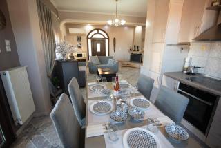 Sunrise Suite Olympiada - Luxury Beachfront Escape - 3