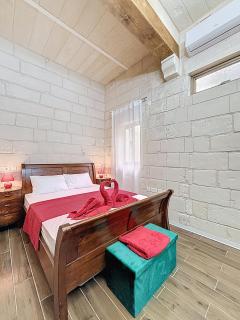 Traditional and Unique Maltese Townhouse Holiday Stay - 0