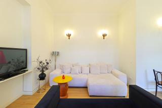 Tbilisi Gem 1BR Apt Historic Building - by Wehost - 8