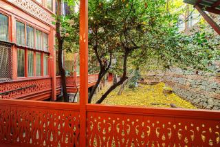 Tbilisi Gem 1BR Apt Historic Building - by Wehost - 9