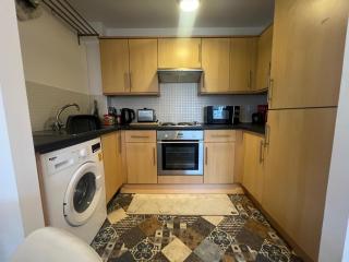 Ayr Cozy Corner Apartment - 9