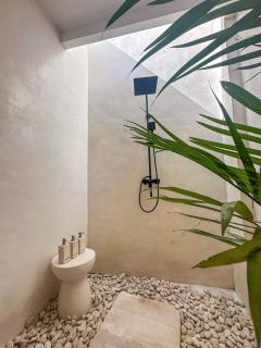 Cozy Hidden 2BR Villa Tintin with Pool & Rooftop - 7