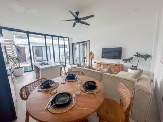 Cozy Hidden 2BR Villa Tintin with Pool & Rooftop - 4