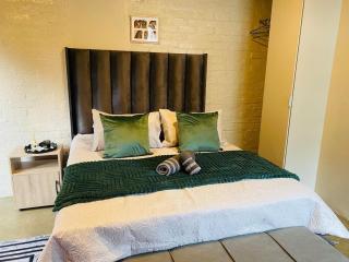 Modern Cozy Suite in maboneng- Trendy living - 5