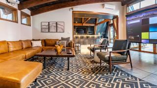 Lazy River Glamp-House by AvantStay Newly Built Luxe Indoor-Outdoor Living - La Pine - 1