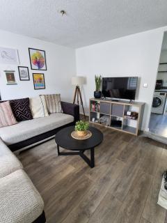 Cosy 2-Bedroom Home in Weston - 8