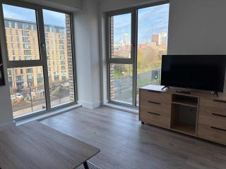 Contemporary 2-Bed Apartment near City Centre - 5