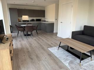 Contemporary 2-Bed Apartment near City Centre - 1