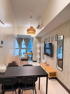 Cozy Modern- King Bed- City View - 6