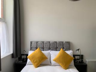 City & Station Apartments at Gulland House by Pureserviced - 9